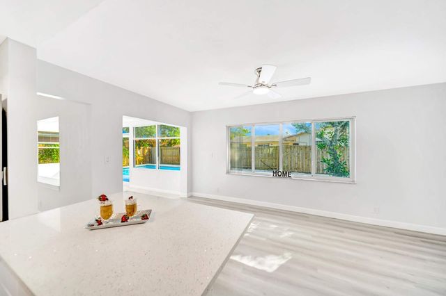 6812 Rio Pinar, North Lauderdale, FL 33068