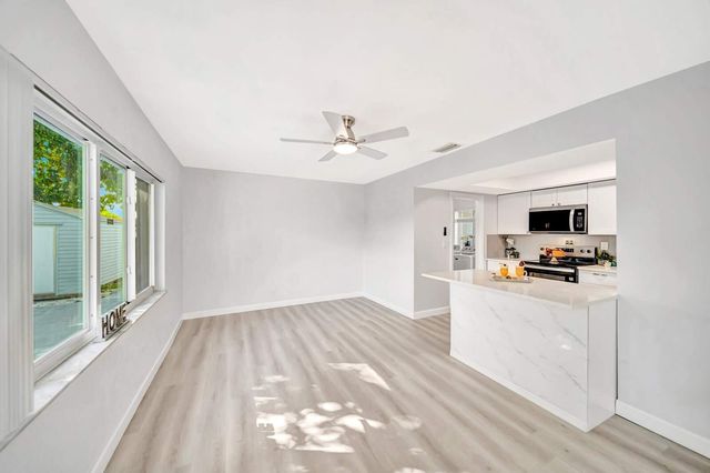 6812 Rio Pinar, North Lauderdale, FL 33068