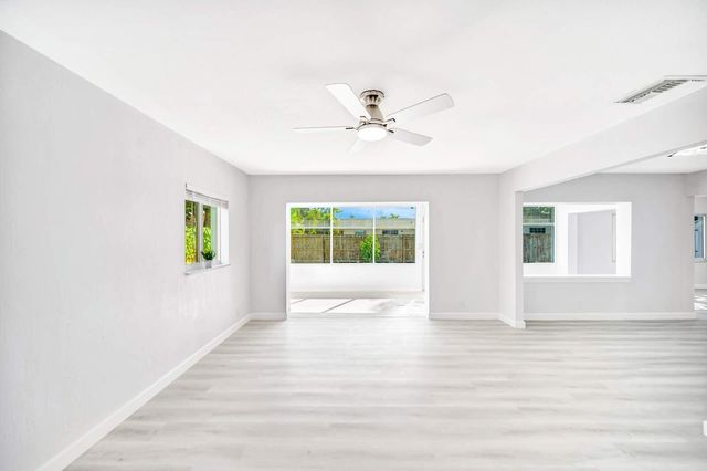 6812 Rio Pinar, North Lauderdale, FL 33068