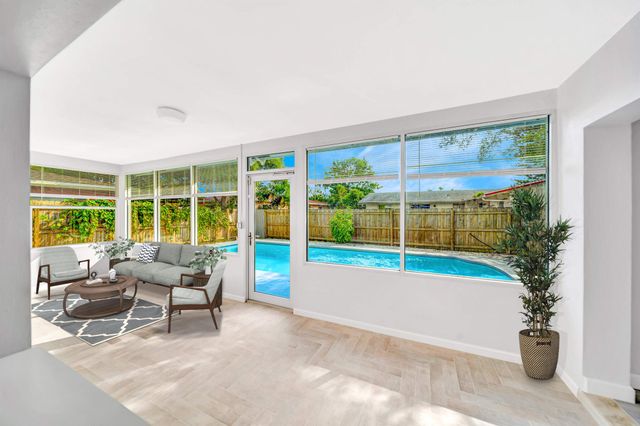 6812 Rio Pinar, North Lauderdale, FL 33068