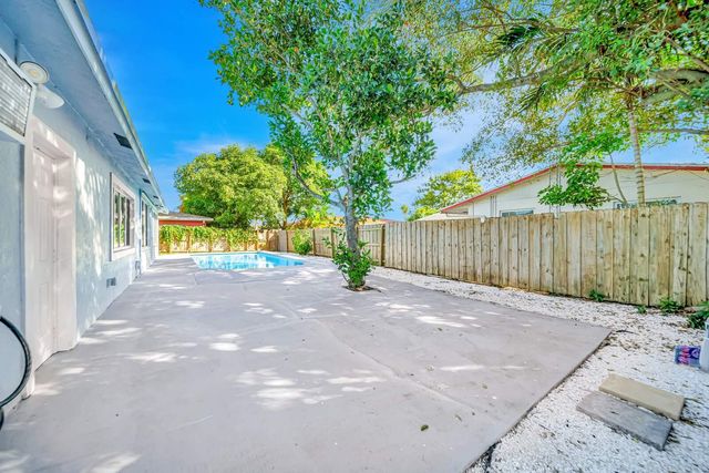 6812 Rio Pinar, North Lauderdale, FL 33068