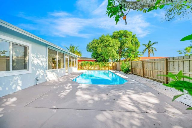 6812 Rio Pinar, North Lauderdale, FL 33068