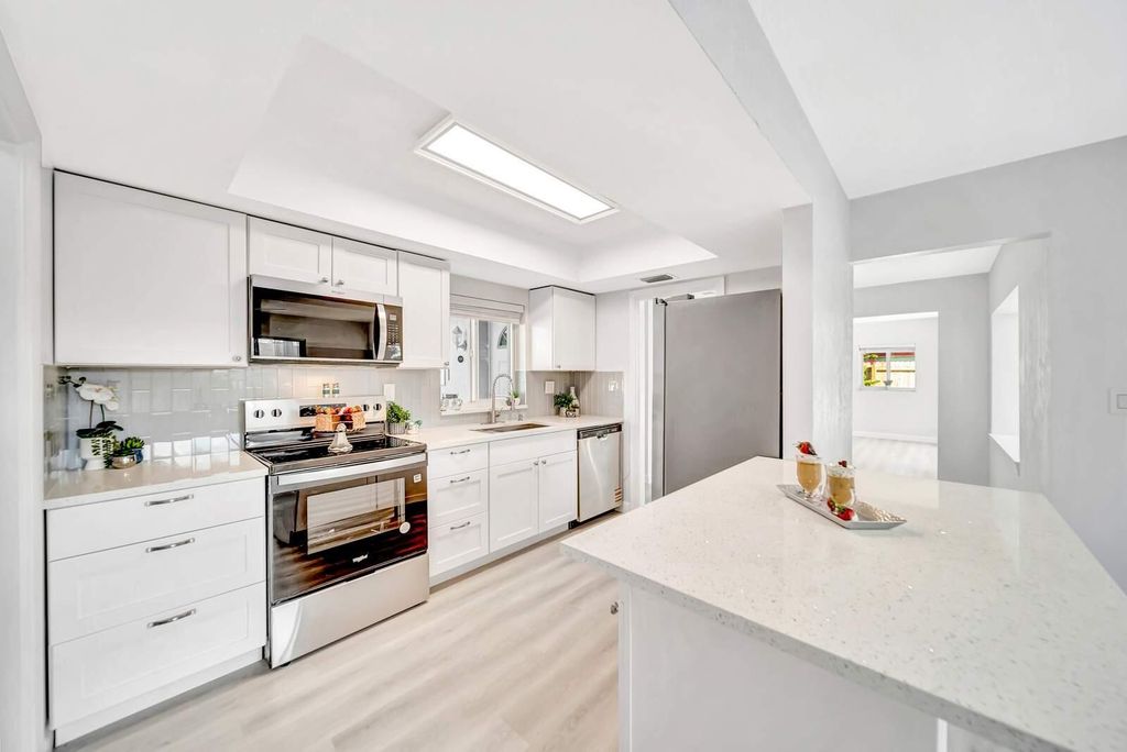 6812 Rio Pinar, North Lauderdale, FL 33068