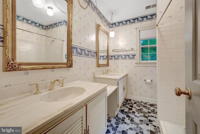 1468 HIGHWOOD DR, Mclean, VA 22101