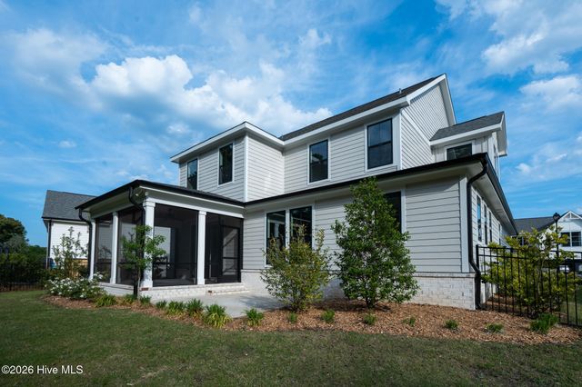 8249 Winding Creek Circle, Wilmington, NC 28411