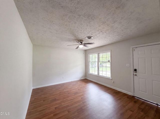 6616 Amanda Circle, Fayetteville, NC 28304