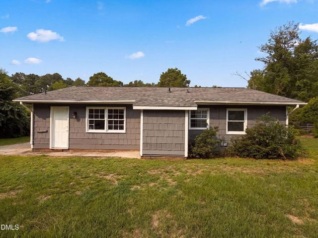 6616 Amanda Circle, Fayetteville, NC 28304