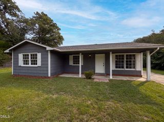 6616 Amanda Circle, Fayetteville, NC 28304