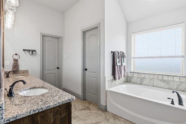115 Mike Thornton Court, Weatherford, TX 76088
