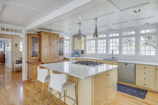 506 Paines Creek Rd, Brewster, MA 02631