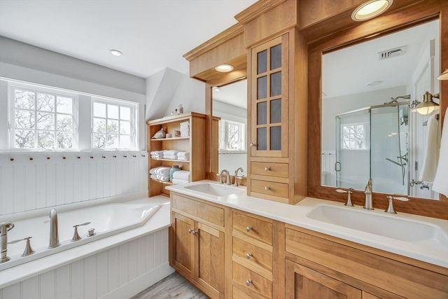 506 Paines Creek Rd, Brewster, MA 02631