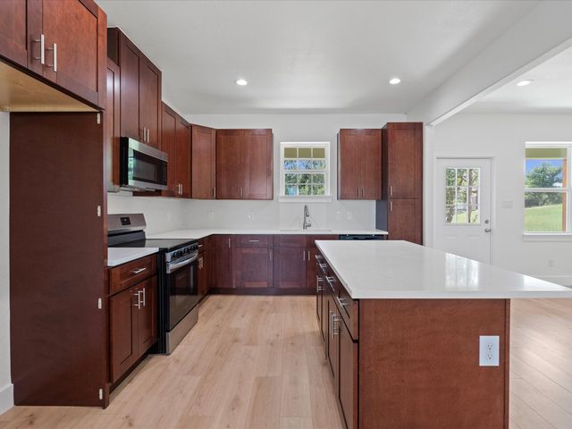 799 Blue Fathom Drive, Runaway Bay, TX 76426