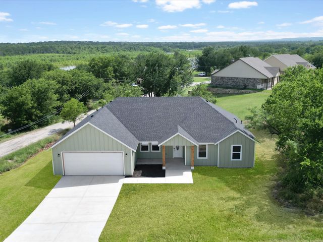 799 Blue Fathom Drive, Runaway Bay, TX 76426