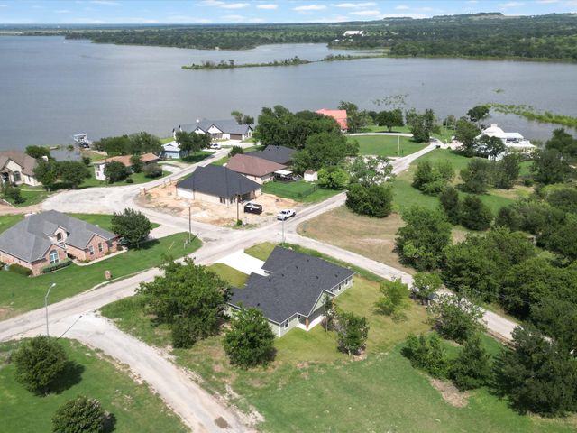 799 Blue Fathom Drive, Runaway Bay, TX 76426