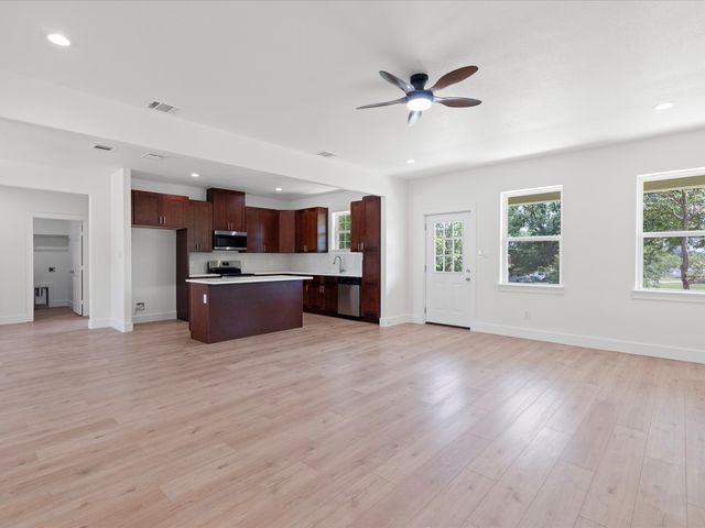 799 Blue Fathom Drive, Runaway Bay, TX 76426