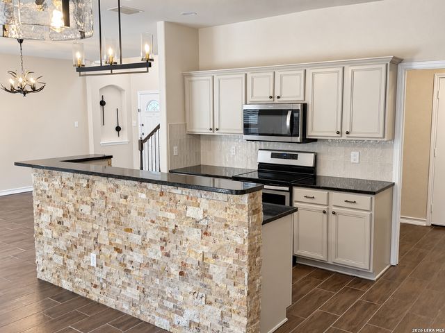 1355 Pinnacle Falls, San Antonio, TX 78260