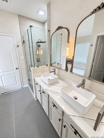 1355 Pinnacle Falls, San Antonio, TX 78260
