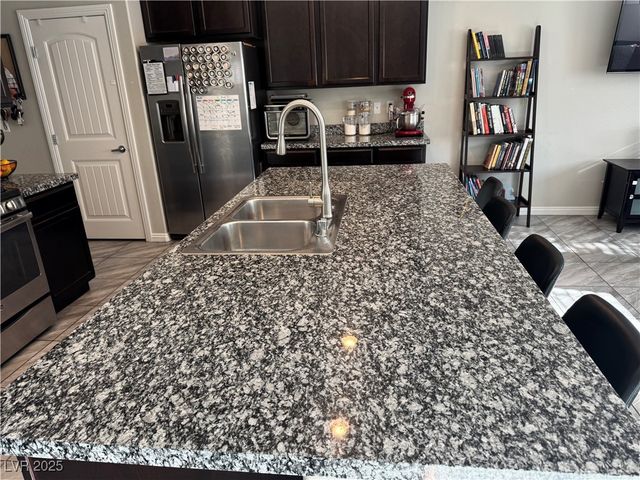 6867 Dragonfly Rock Street, Las Vegas, NV 89148