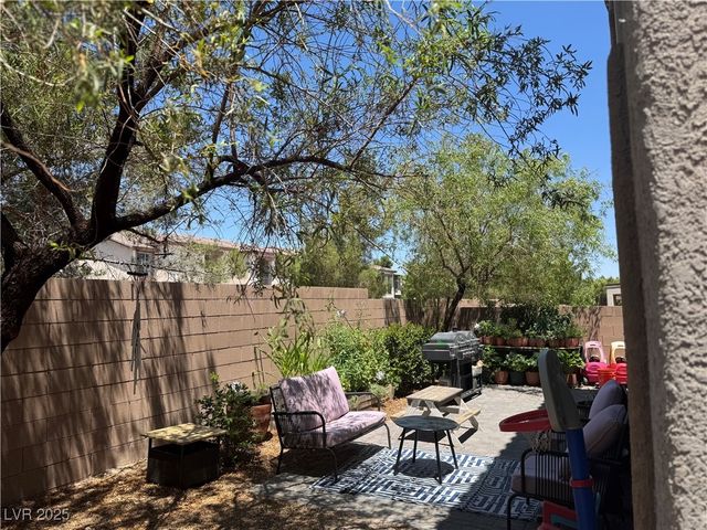 6867 Dragonfly Rock Street, Las Vegas, NV 89148