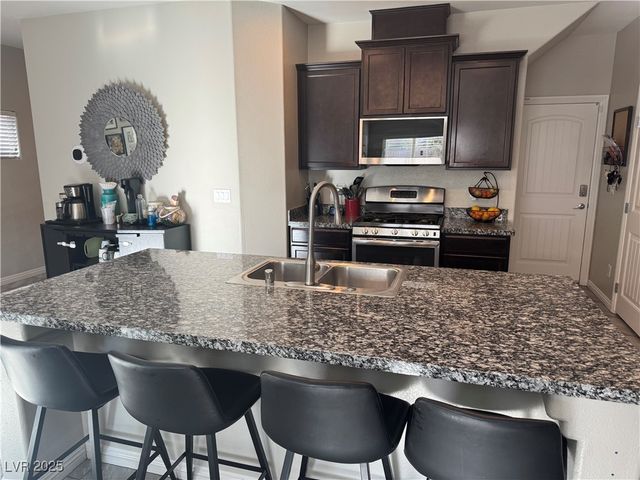 6867 Dragonfly Rock Street, Las Vegas, NV 89148