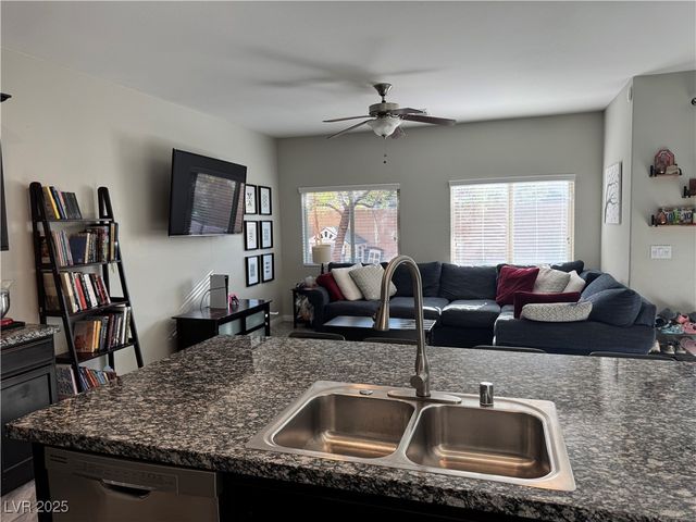 6867 Dragonfly Rock Street, Las Vegas, NV 89148