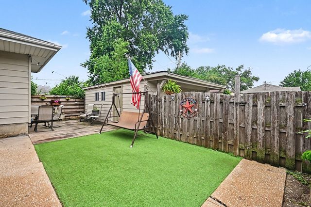 901 Brookwood Street, Bensenville, IL 60106