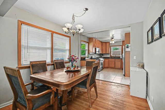 901 Brookwood Street, Bensenville, IL 60106