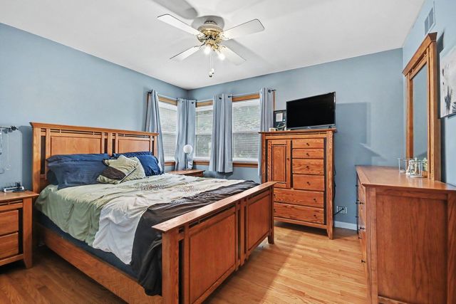 901 Brookwood Street, Bensenville, IL 60106
