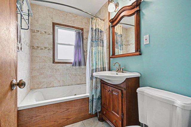 901 Brookwood Street, Bensenville, IL 60106