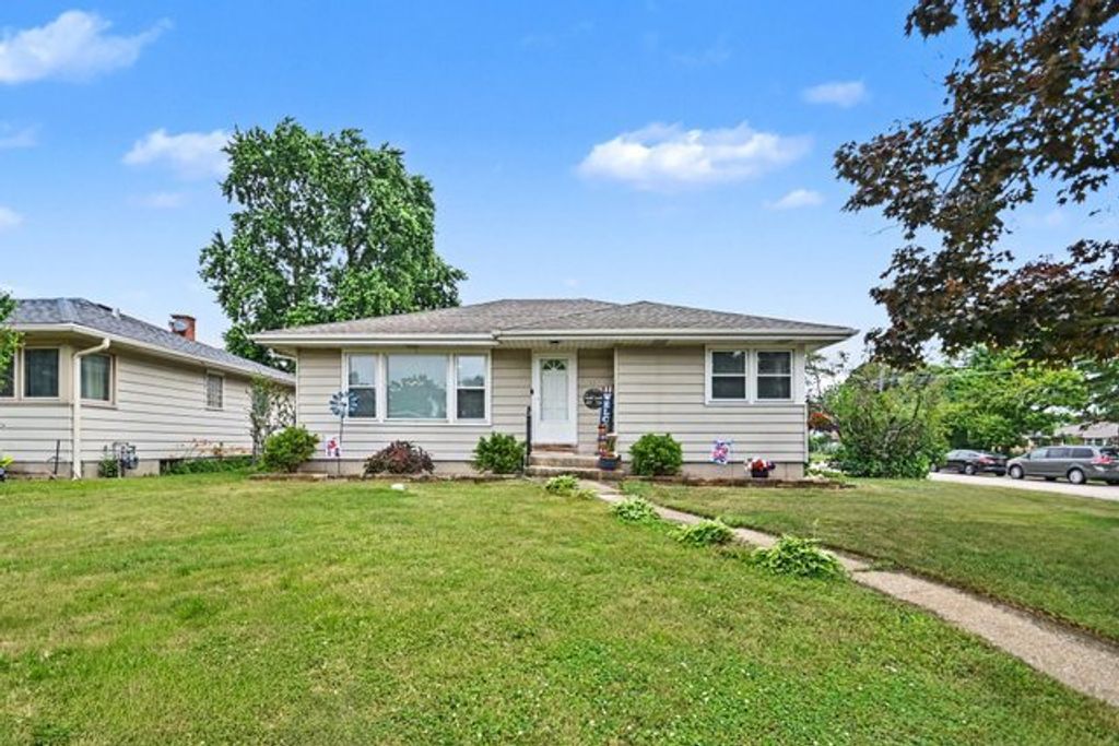 901 Brookwood Street, Bensenville, IL 60106
