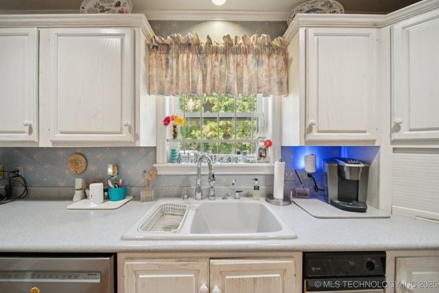 2290 E 151st Street S, Bixby, OK 74008