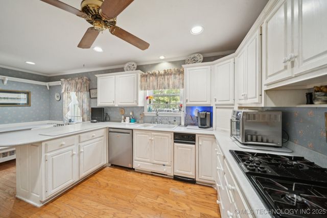 2290 E 151st Street S, Bixby, OK 74008