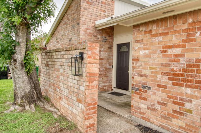 16419 Lost Quail Drive, Houston, TX 77489