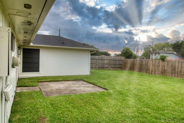 16419 Lost Quail Drive, Houston, TX 77489