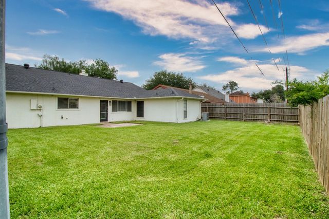 16419 Lost Quail Drive, Houston, TX 77489