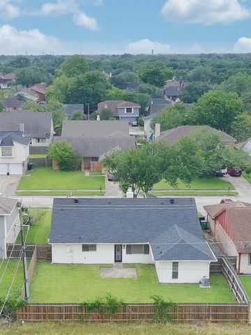 16419 Lost Quail Drive, Houston, TX 77489