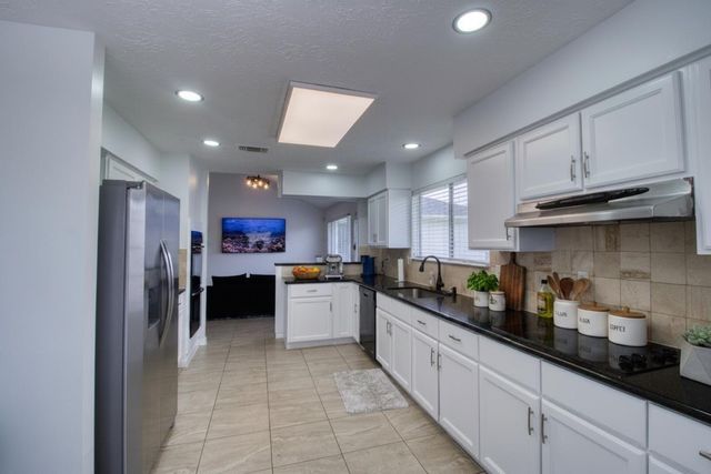 16419 Lost Quail Drive, Houston, TX 77489