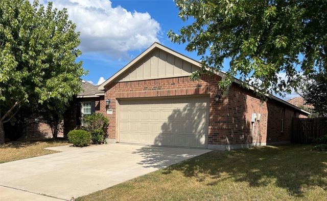 6928 Derbyshire Drive, Fort Worth, TX 76137