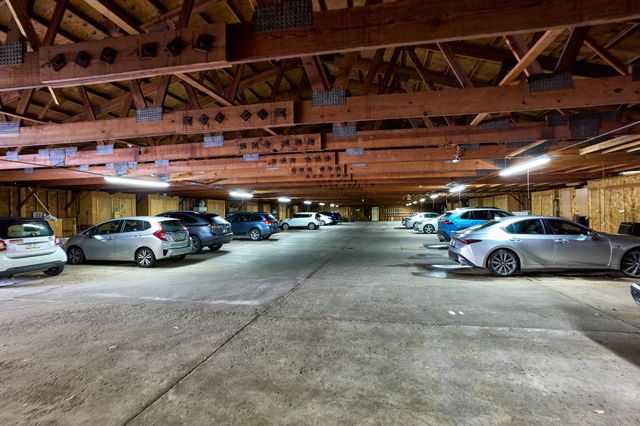 4323 Grand Avenue 428, Des Moines, IA 50312