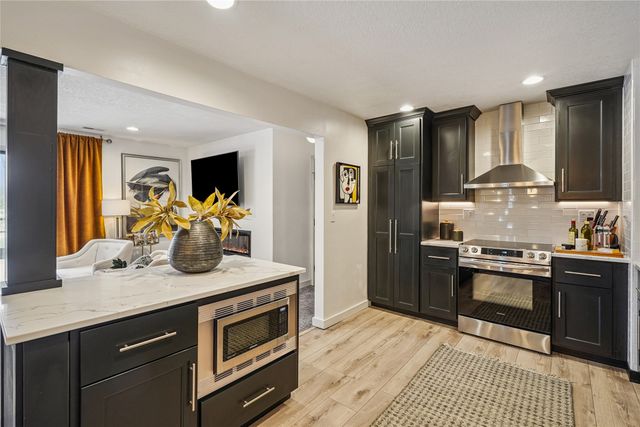 4323 Grand Avenue 428, Des Moines, IA 50312