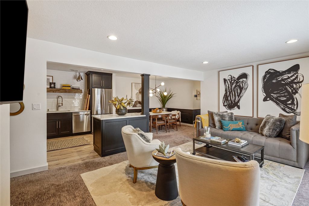 4323 Grand Avenue 428, Des Moines, IA 50312