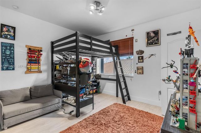 15395 SW 23rd St, Miami, FL 33185