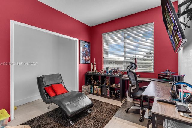 15395 SW 23rd St, Miami, FL 33185