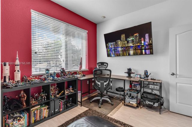 15395 SW 23rd St, Miami, FL 33185