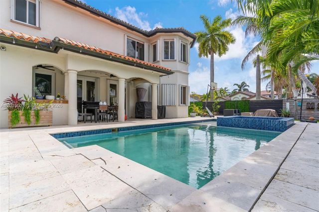 15395 SW 23rd St, Miami, FL 33185