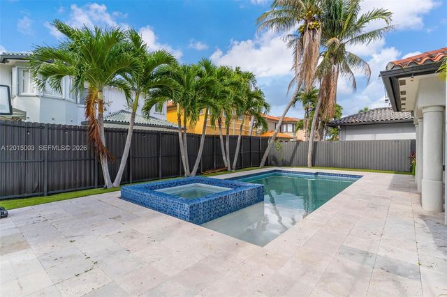 15395 SW 23rd St, Miami, FL 33185