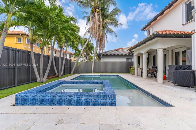 15395 SW 23rd St, Miami, FL 33185