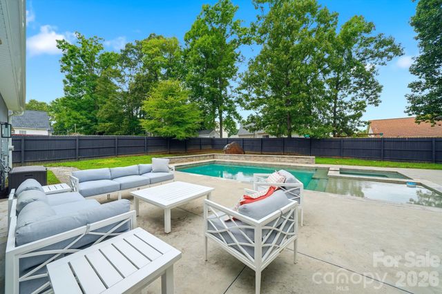 1556 Meadow Glen Lane, Rock Hill, SC 29730