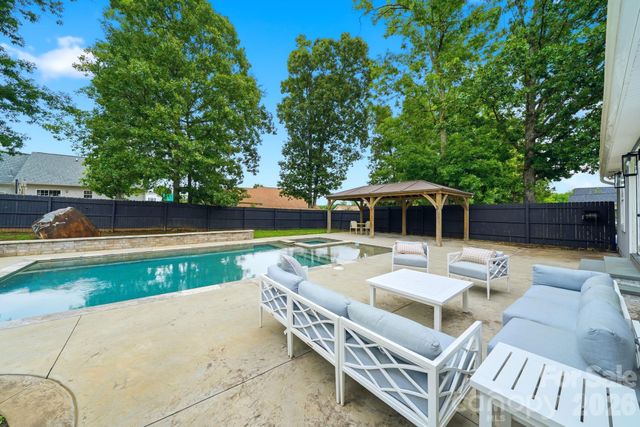 1556 Meadow Glen Lane, Rock Hill, SC 29730