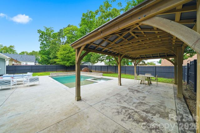 1556 Meadow Glen Lane, Rock Hill, SC 29730